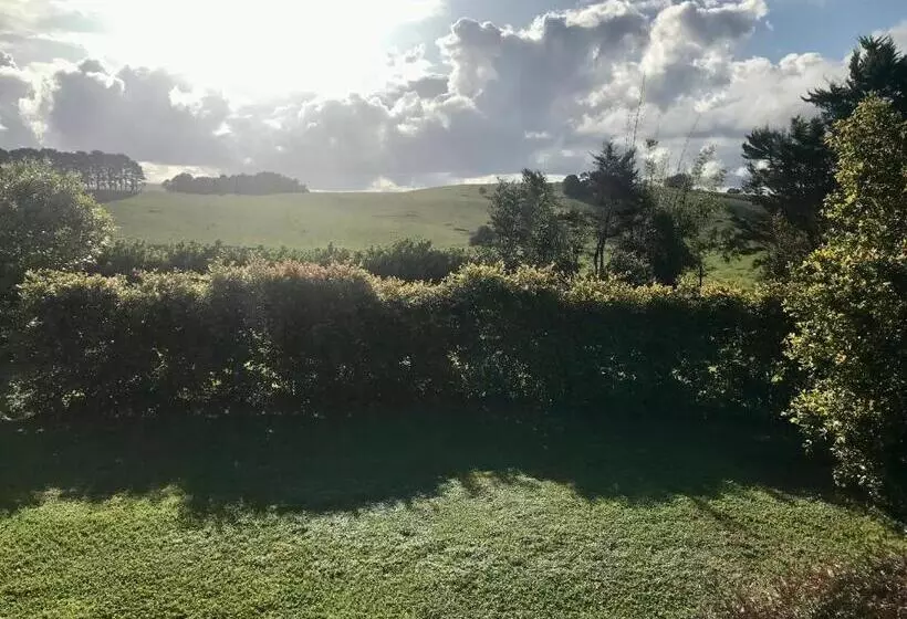 Majatalo Apple Tree Cottage  Comboyne Mountain Cottages