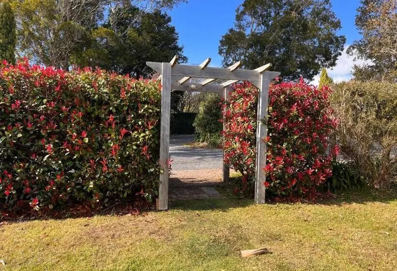 Majatalo Apple Tree Cottage  Comboyne Mountain Cottages
