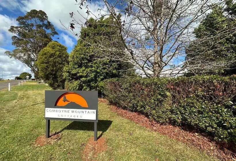 Majatalo Apple Tree Cottage  Comboyne Mountain Cottages