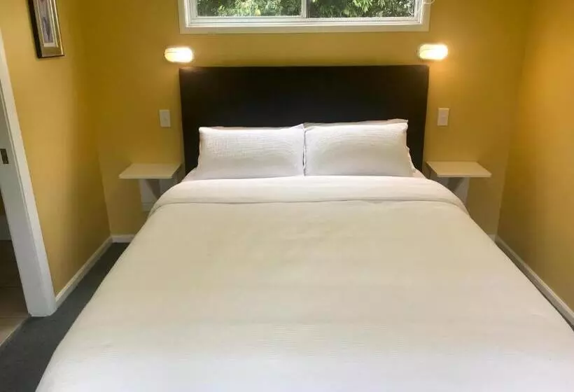 Majatalo Apple Tree Cottage  Comboyne Mountain Cottages