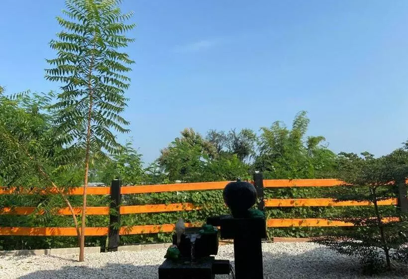 پانسیون Lampang Hideaway Guesthouse