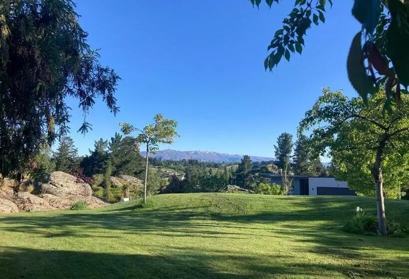 Majatalo Lookout Escape Studio, Alexandra