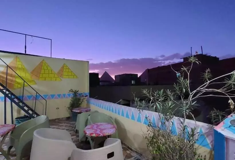 تختخواب و صبحانه Jana Pyramids View In 3