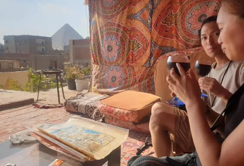 تختخواب و صبحانه Jana Pyramids View In 3