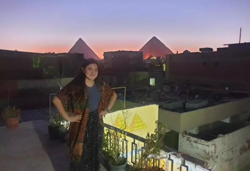 تختخواب و صبحانه Jana Pyramids View In 3
