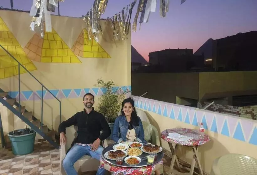تختخواب و صبحانه Jana Pyramids View In 3