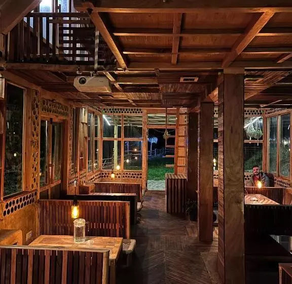 Hotelli Aloha Riverside