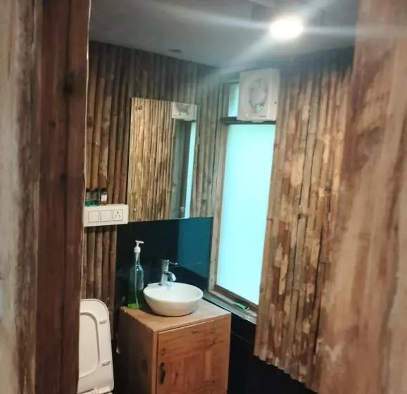 Hotelli Aloha Riverside