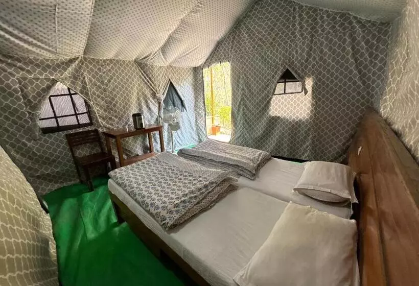 ホテル Camp High 5 Jayalgarh  By Himalayan Eco Lodges