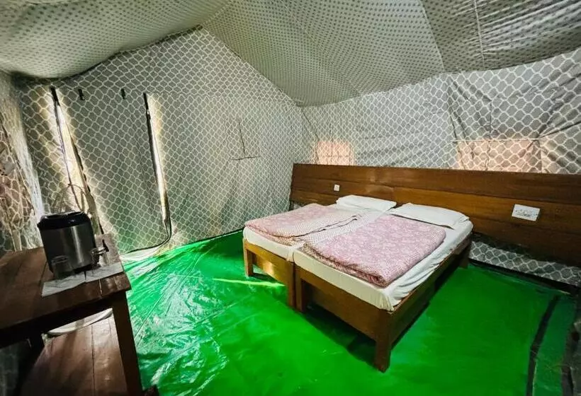 ホテル Camp High 5 Jayalgarh  By Himalayan Eco Lodges