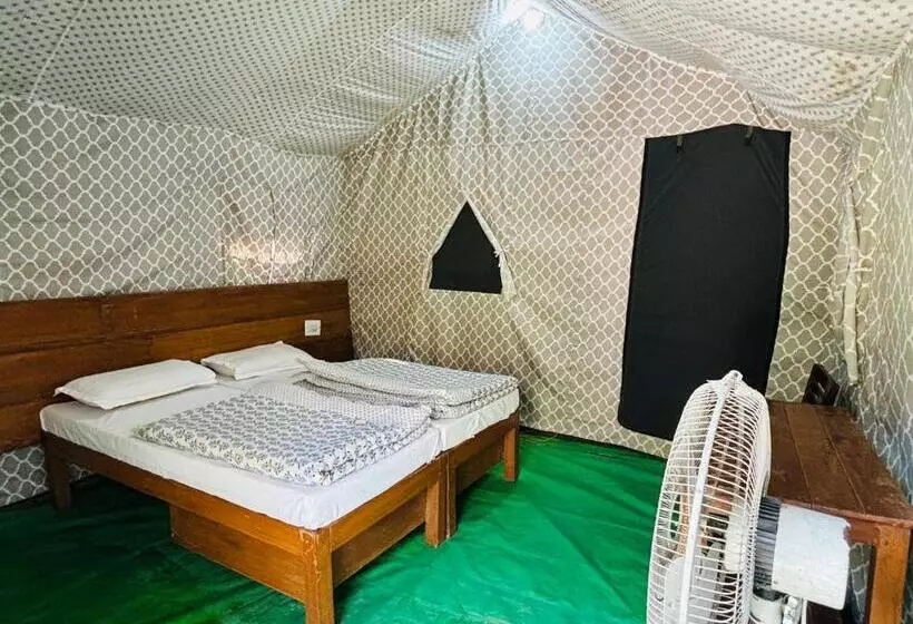 ホテル Camp High 5 Jayalgarh  By Himalayan Eco Lodges
