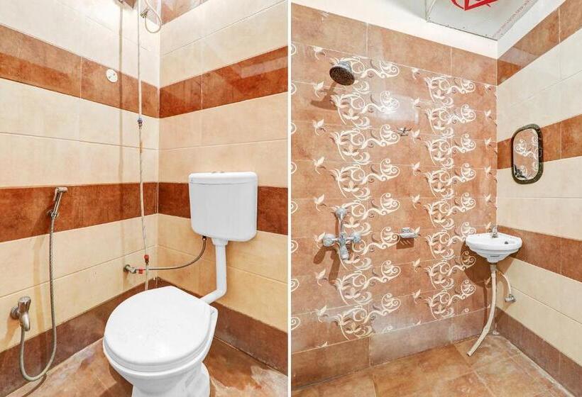 هتل Collection O 70329 The Dev