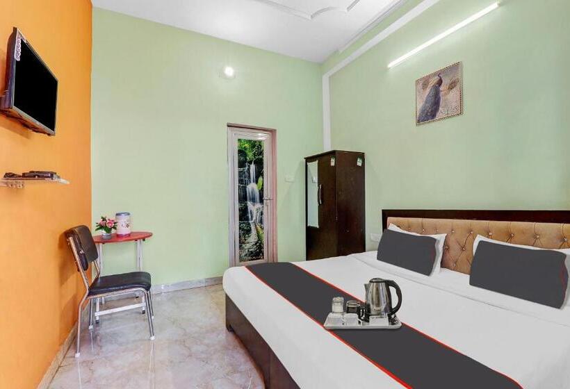 هتل Collection O 70329 The Dev