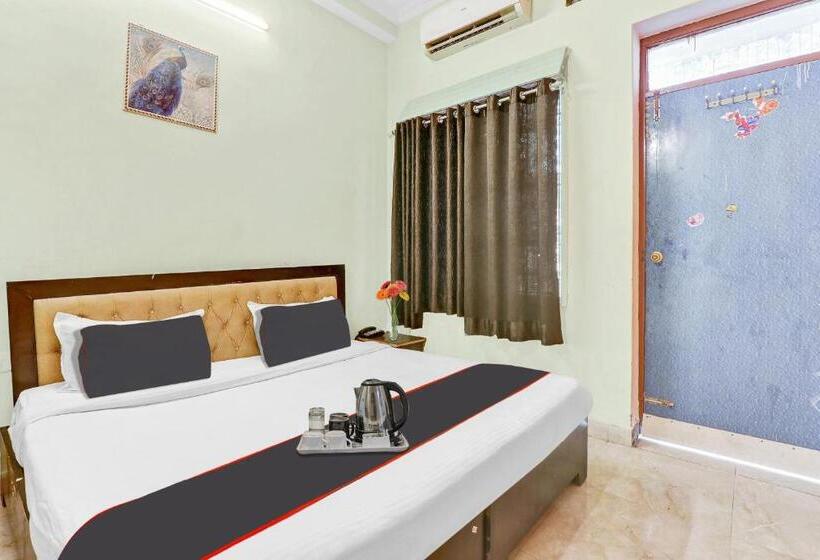 هتل Collection O 70329 The Dev