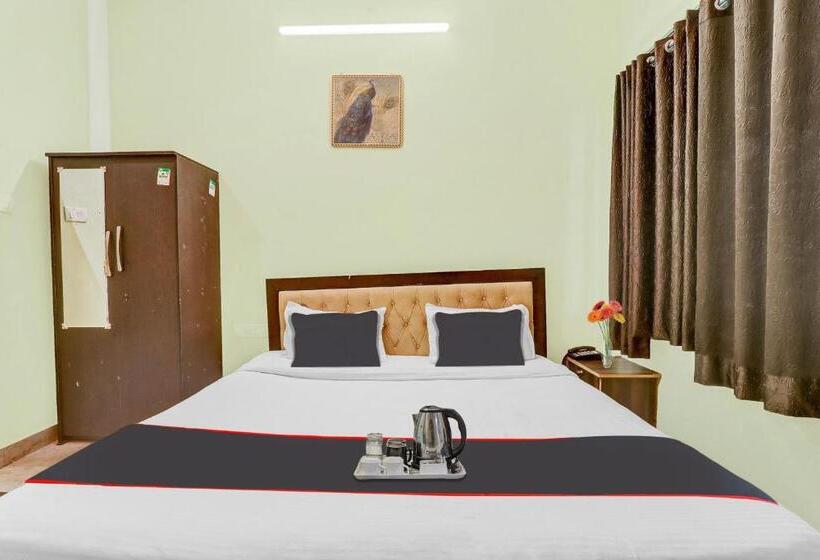 هتل Collection O 70329 The Dev