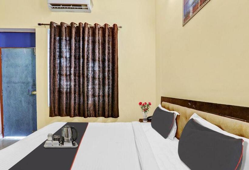 هتل Collection O 70329 The Dev