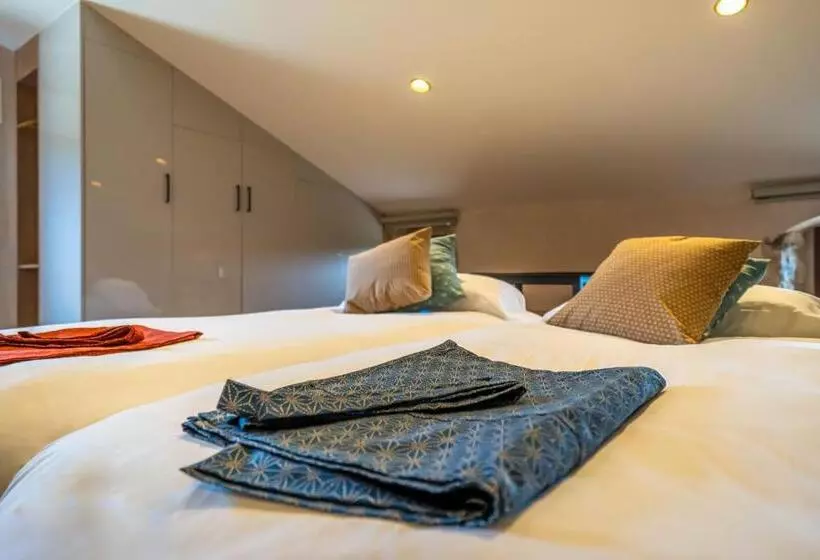 Hotelli Japonès Puigpinós