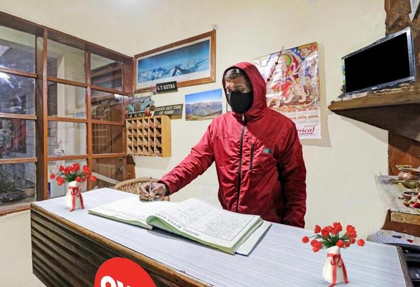 בית מלון כפרי Oyo Flagship 70298 Kings Hills Cottages Village Kuftu Kufri