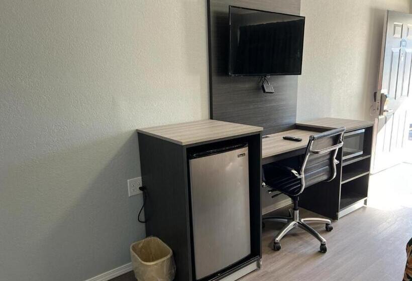 فندق Pioneer Inn