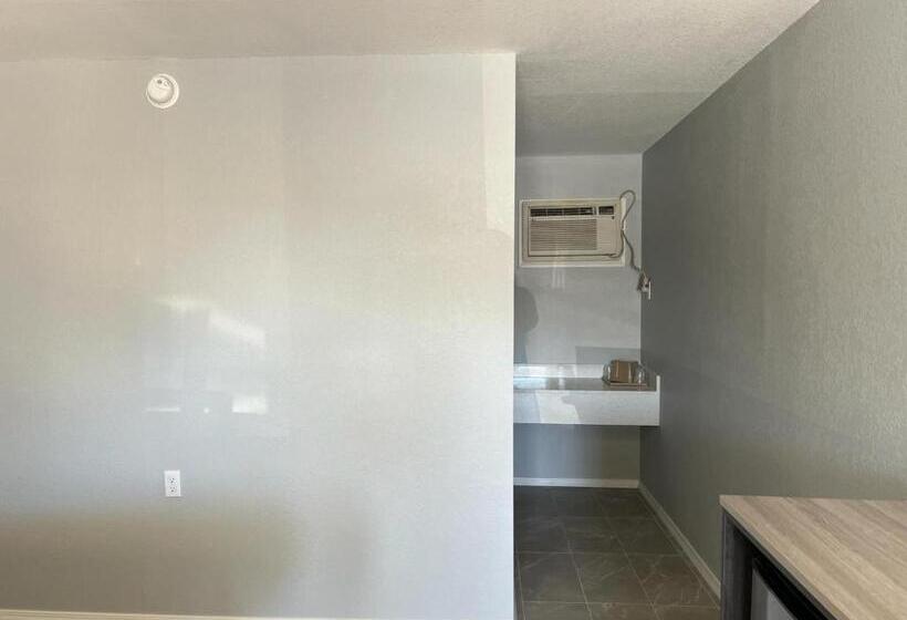 فندق Pioneer Inn