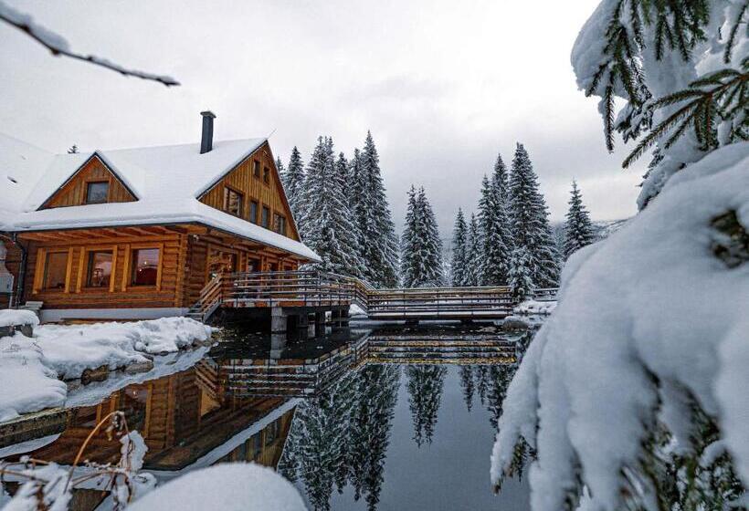 ホテル Rezort Pri Jazere Podbanské