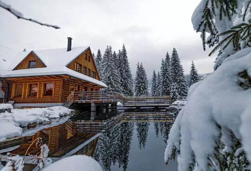 Hotelli Rezort Pri Jazere Podbanské