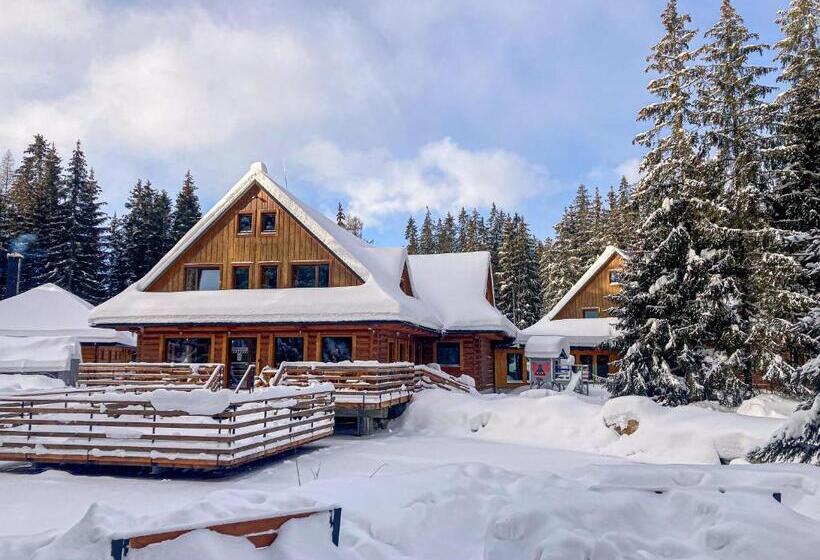 ホテル Rezort Pri Jazere Podbanské