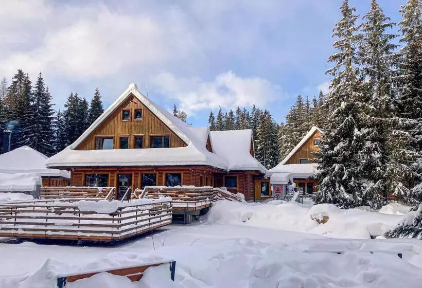 Hotelli Rezort Pri Jazere Podbanské