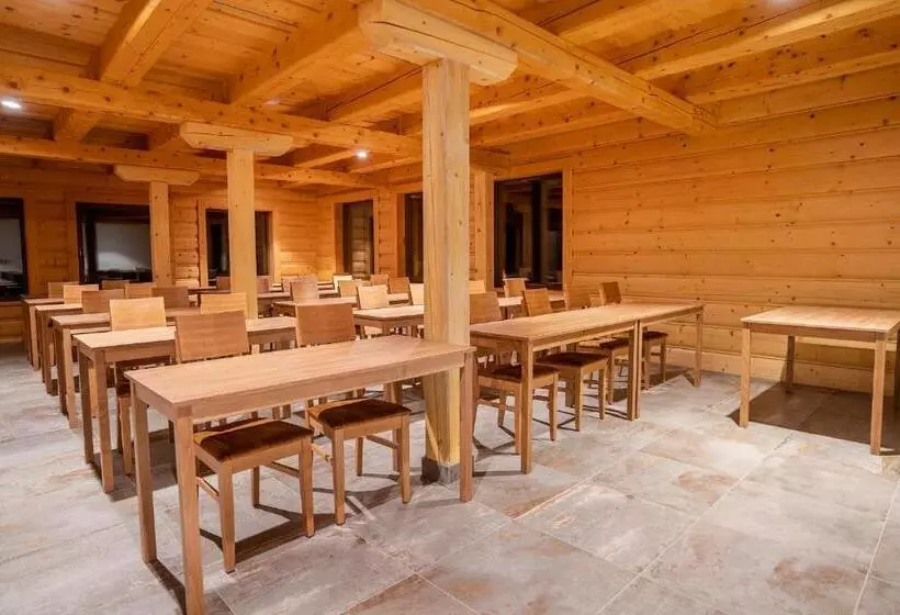 Hotelli Rezort Pri Jazere Podbanské