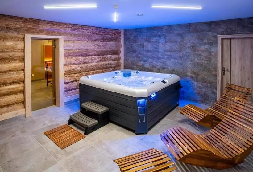 Hotelli Rezort Pri Jazere Podbanské