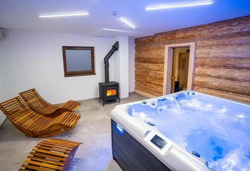 Hotelli Rezort Pri Jazere Podbanské