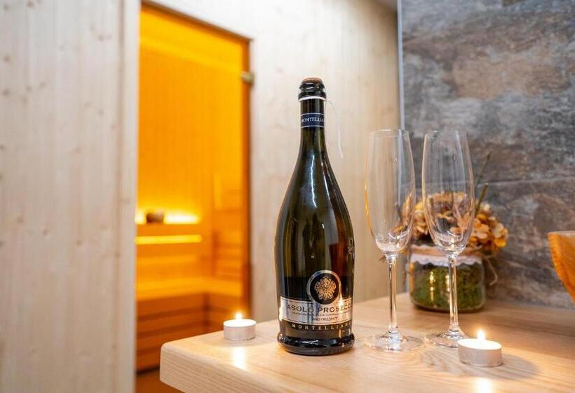 ホテル Rezort Pri Jazere Podbanské