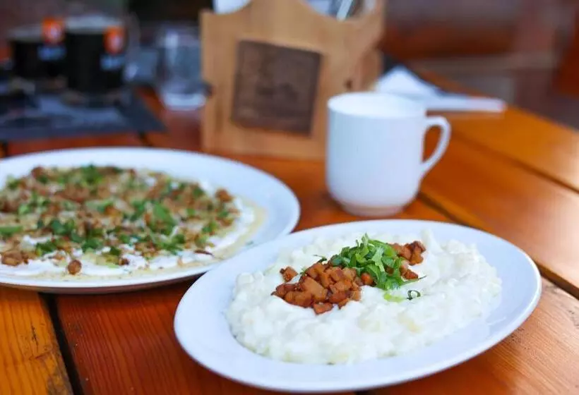 Hotelli Rezort Pri Jazere Podbanské