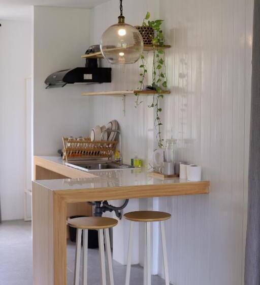 هتل Sea Green Boutique Rooms