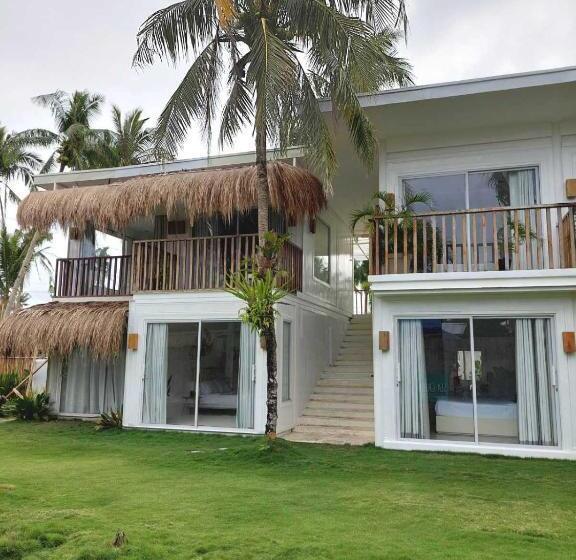 هتل Sea Green Boutique Rooms