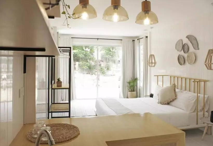 هتل Sea Green Boutique Rooms