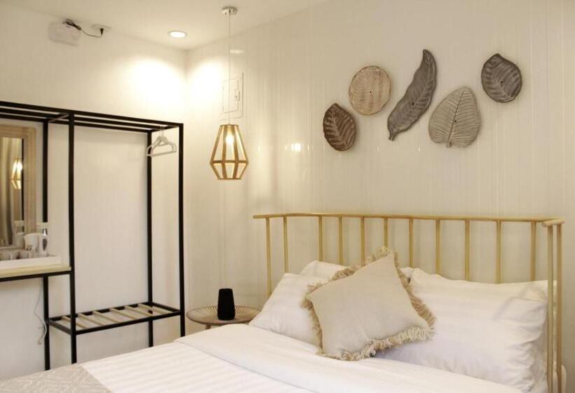 هتل Sea Green Boutique Rooms