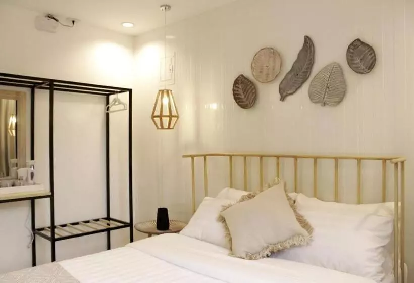 هتل Sea Green Boutique Rooms