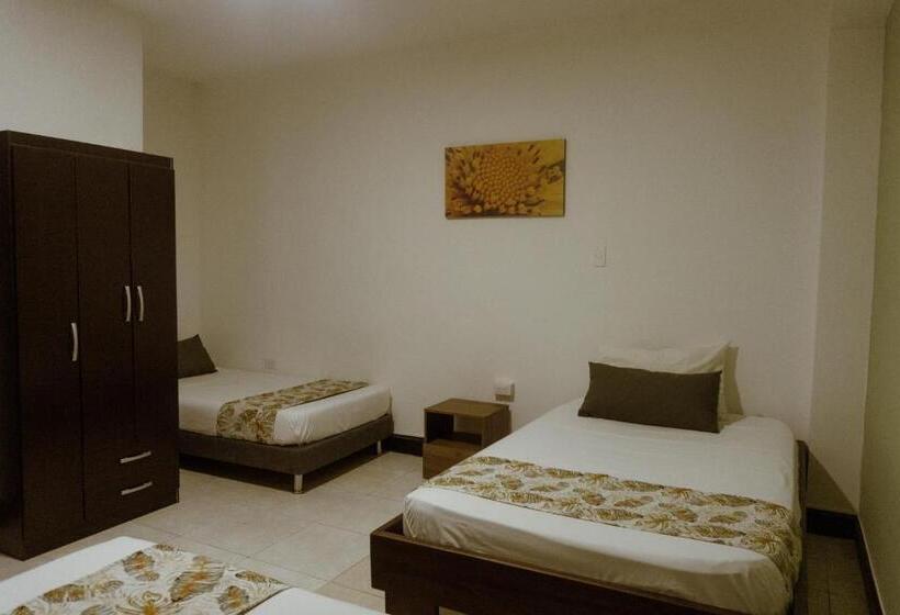 Hotel Tuki Hostel & Lounge