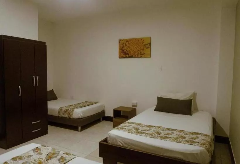 هتل Tuki Hostel & Lounge