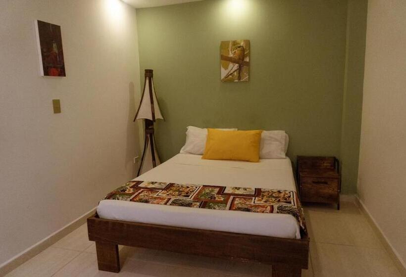 Hotel Tuki Hostel & Lounge