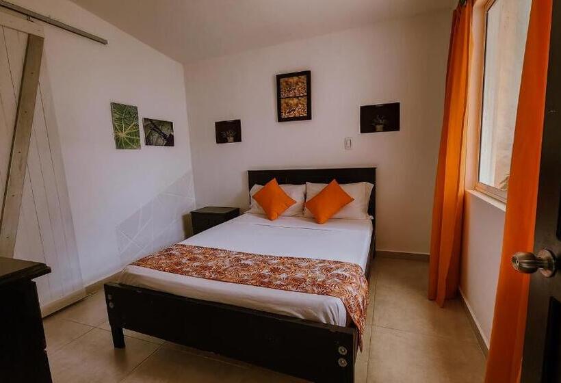 Hotel Tuki Hostel & Lounge