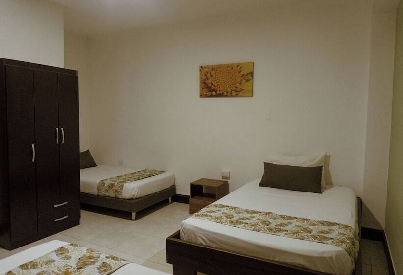 Hotel Tuki Hostel & Lounge