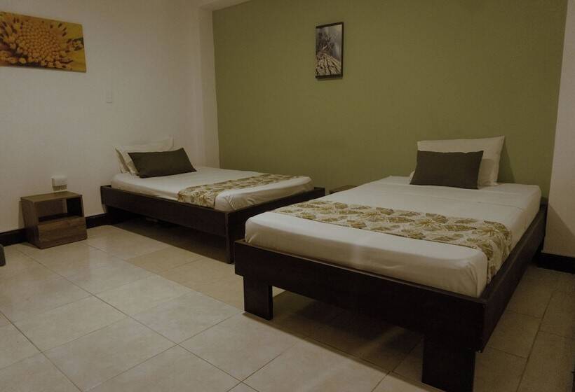 Hotel Tuki Hostel & Lounge