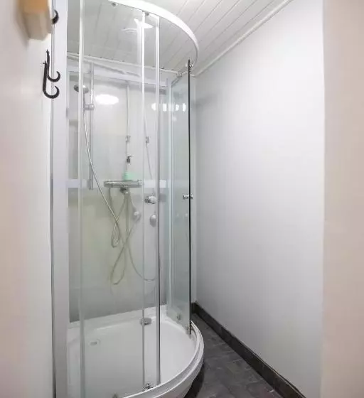 ホテル Ystävyyden Majatalo