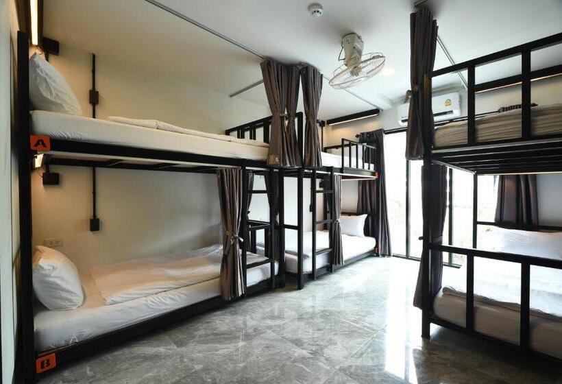 Koko Party Hostel 18 40