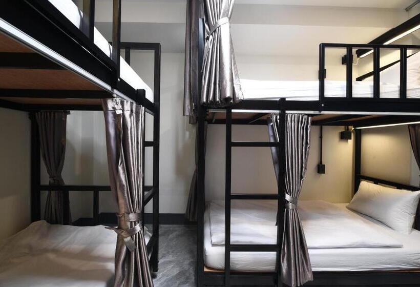 Koko Party Hostel 18 40