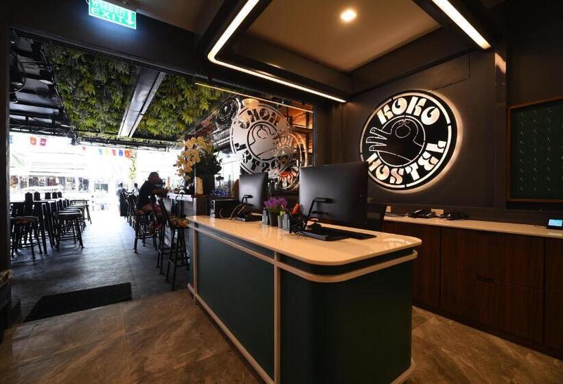 Koko Party Hostel 18 40