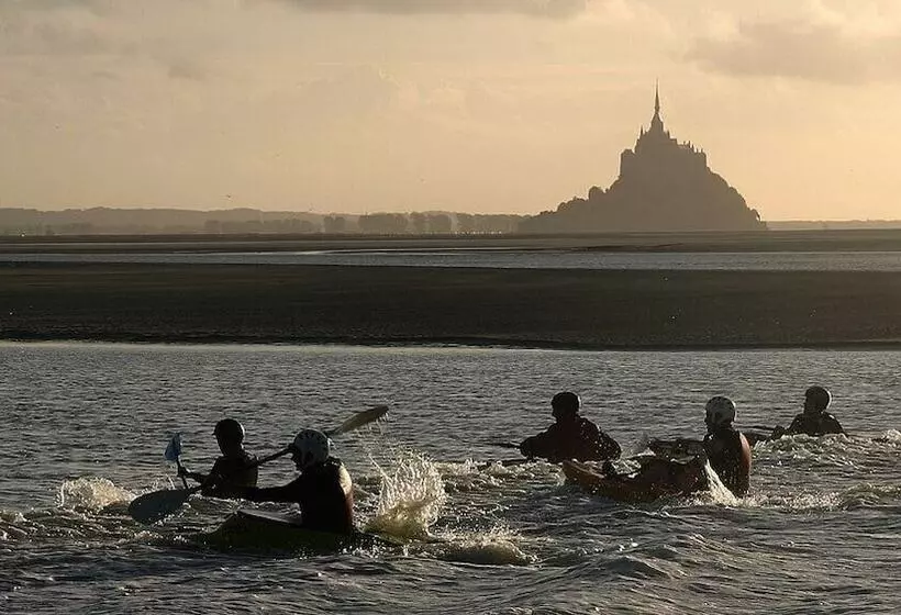 Auberge De Jeunesse Hi Genêts