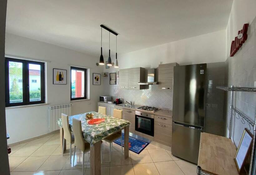 צימר Caserta Royale Family